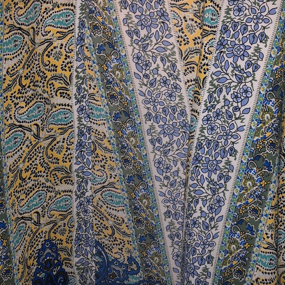 Patterned shawl/swim cover - Picture 3 of 5